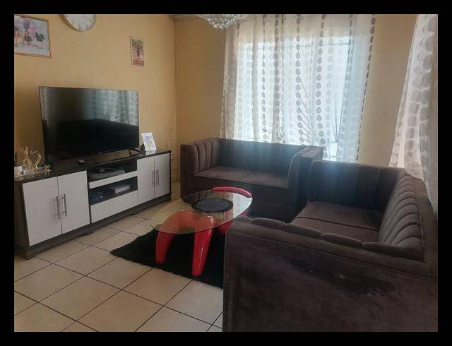 2 BEDROOM HOUSE FOR SALE IN PROTEA GLEN